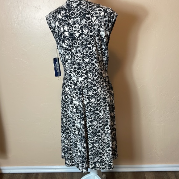 Chaps size Lg black and white print sleeveless stretch dress. - Picture 5 of 7